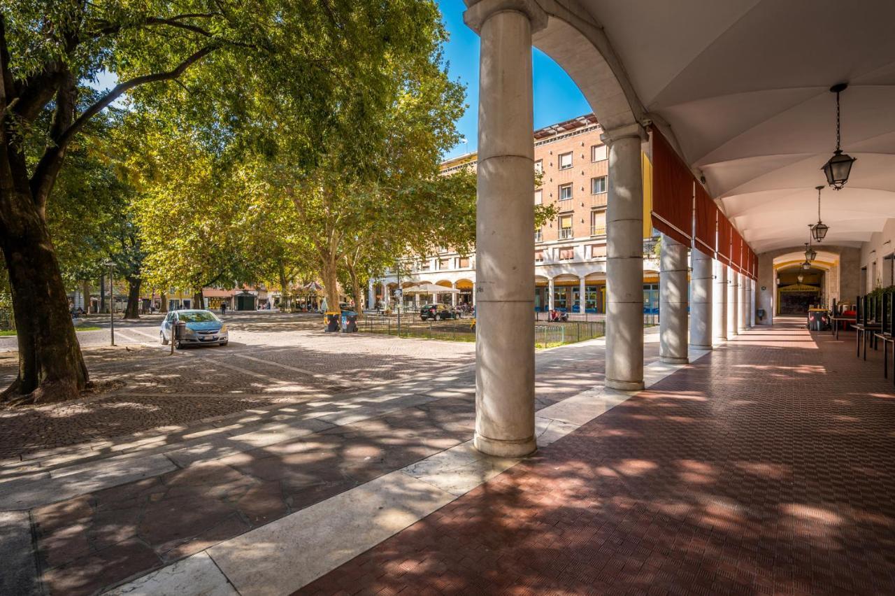 Altalena Sulla Piazza, Un Affaccio D'Eccezione Apartment Modena Luaran gambar