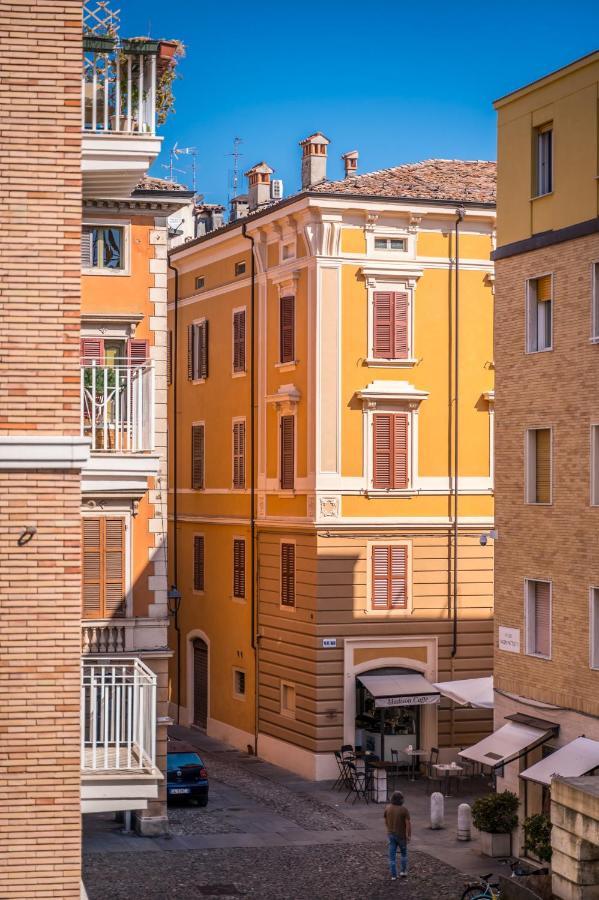 Altalena Sulla Piazza, Un Affaccio D'Eccezione Apartment Modena Luaran gambar